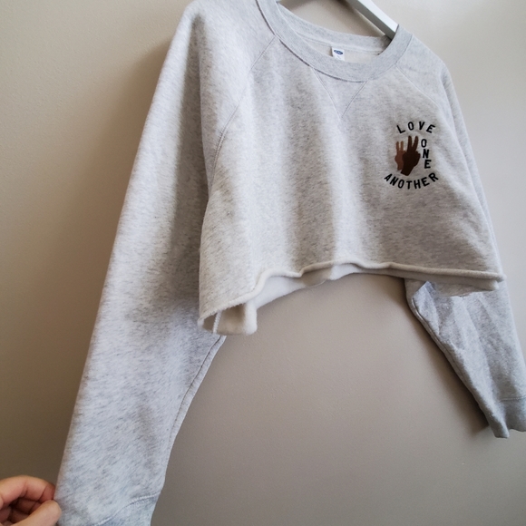 Love one another x Old Navy cropped sweatshirt XXL size, oversized - Picture 5 of 9